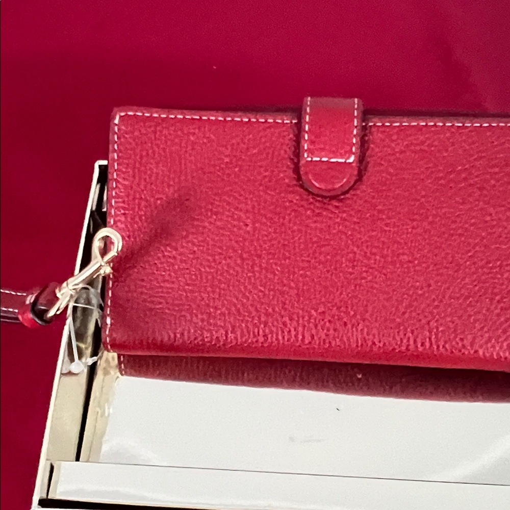 Coach pebbled Red Wristlet leather phone clutch with Box - Picture 8 of 9